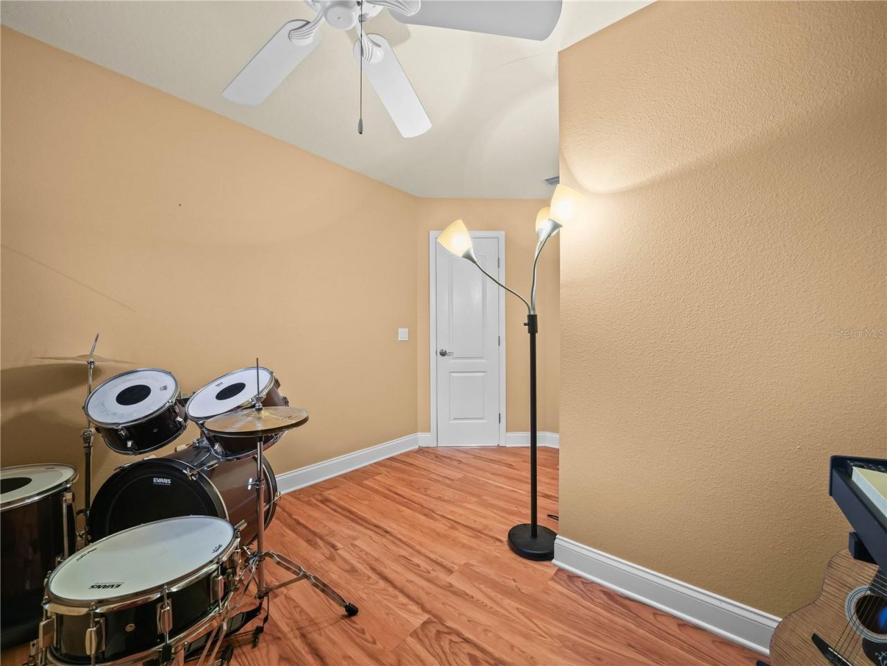 565 Whisper Woods Drive, Lakeland, FL 33813 Photo