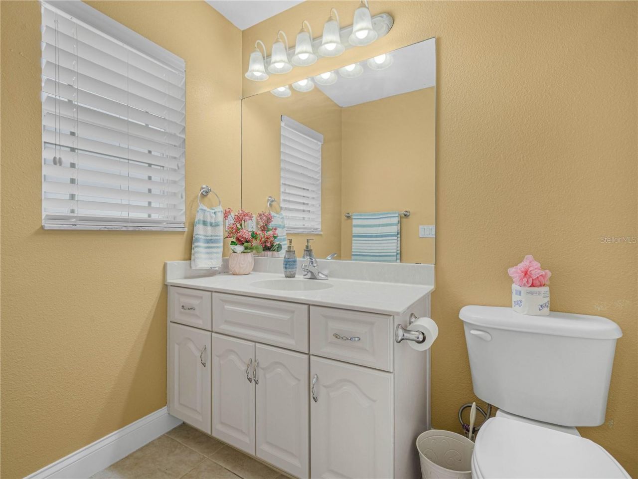 565 Whisper Woods Drive, Lakeland, FL 33813 Photo