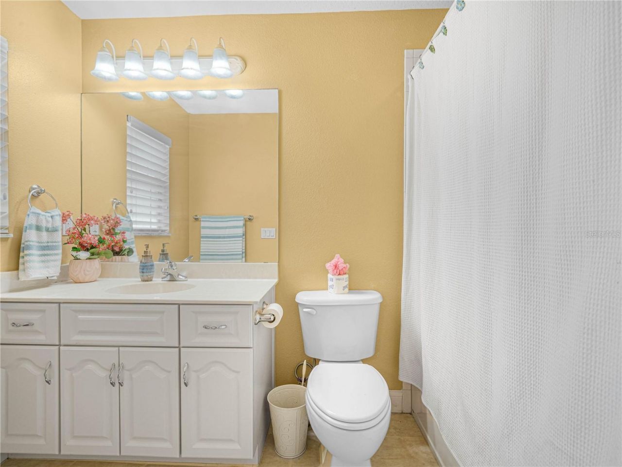 565 Whisper Woods Drive, Lakeland, FL 33813 Photo