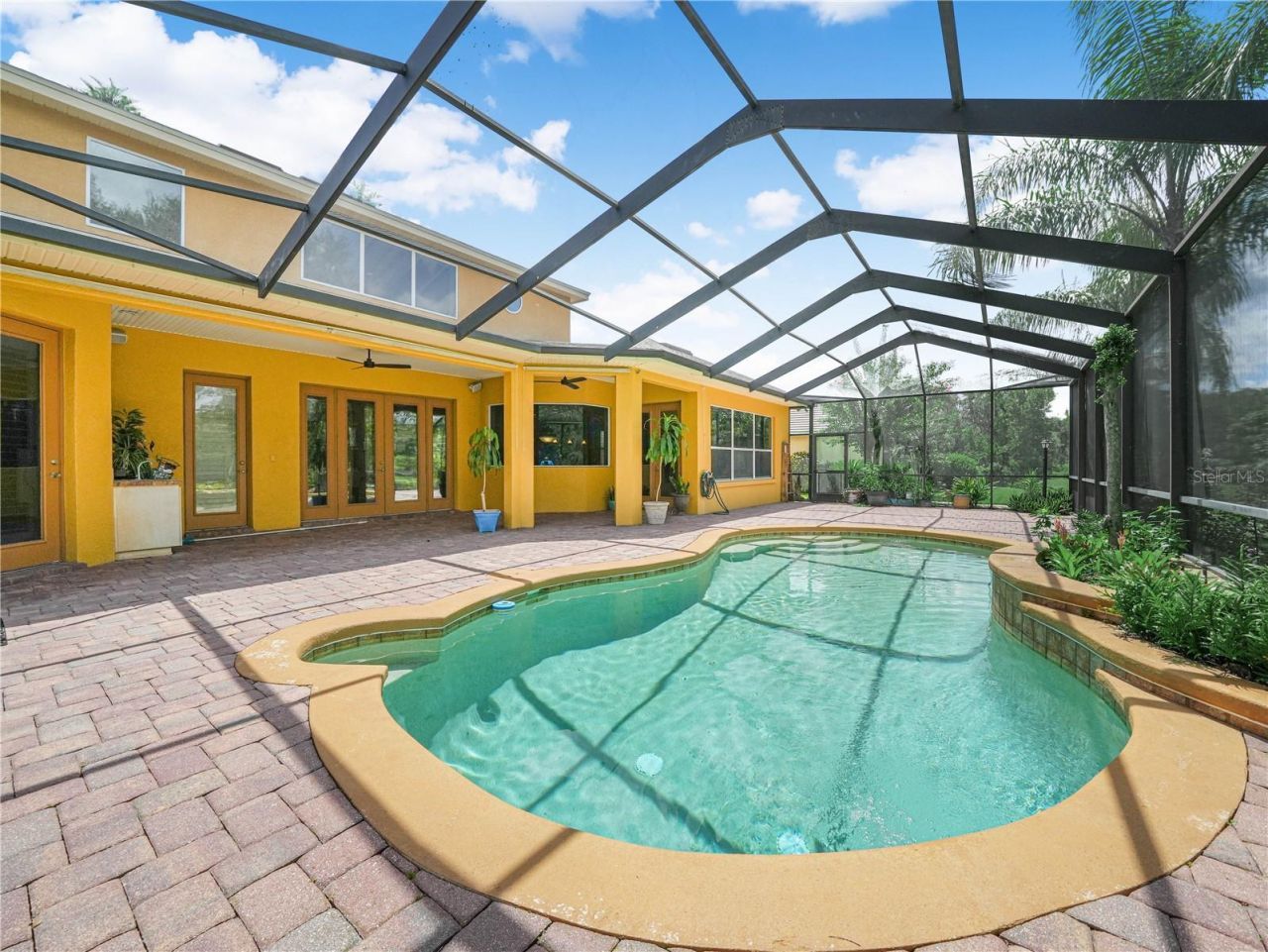 565 Whisper Woods Drive, Lakeland, FL 33813 Photo