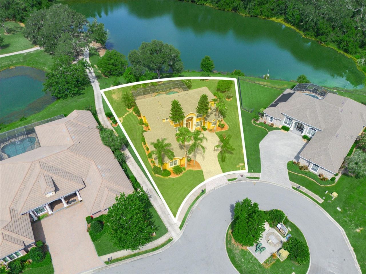 565 Whisper Woods Drive, Lakeland, FL 33813 Photo