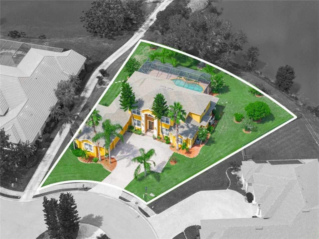 565 Whisper Woods Drive, Lakeland, FL 33813 Photo