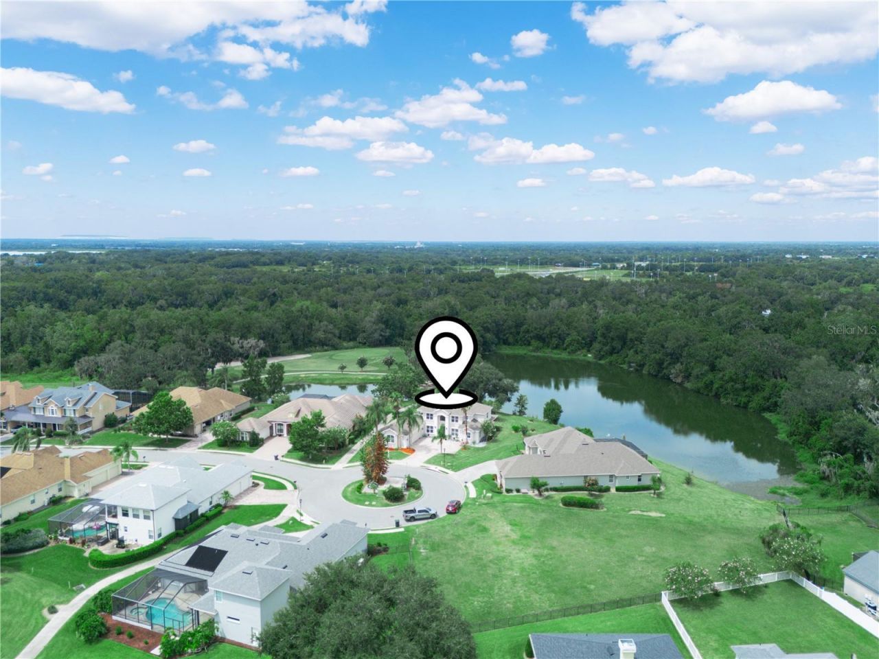 565 Whisper Woods Drive, Lakeland, FL 33813 Photo