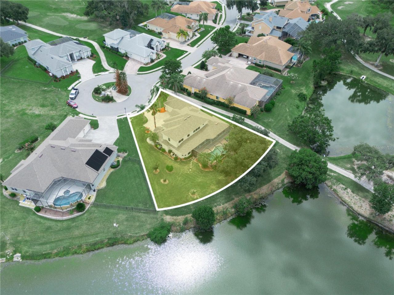 565 Whisper Woods Drive, Lakeland, FL 33813 Photo