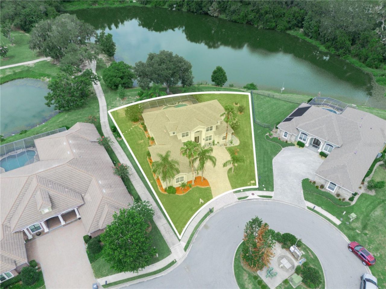 565 Whisper Woods Drive, Lakeland, FL 33813 Photo
