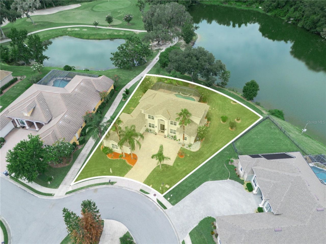 565 Whisper Woods Drive, Lakeland, FL 33813 Photo