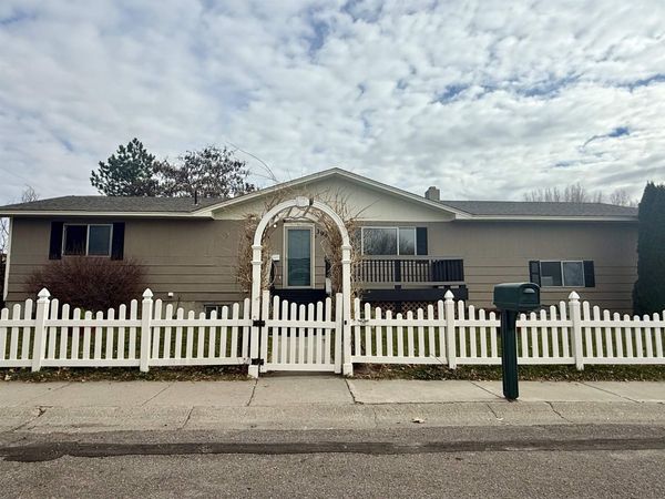3940 Henderson, Pocatello, ID 83201