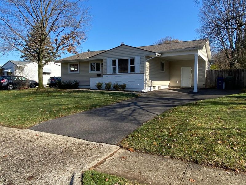 5318 Eisenhower Road, Columbus, OH 43229 Photo 1