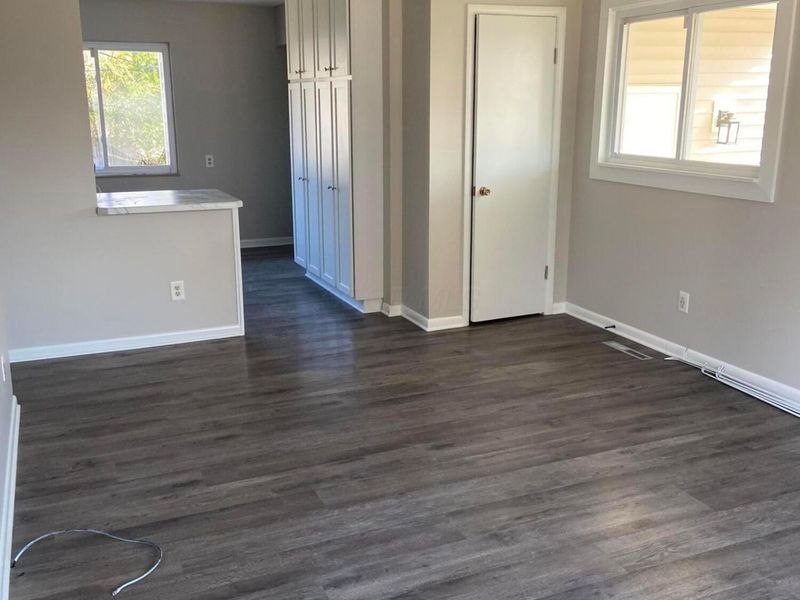 5318 Eisenhower Road, Columbus, OH 43229 Photo 10