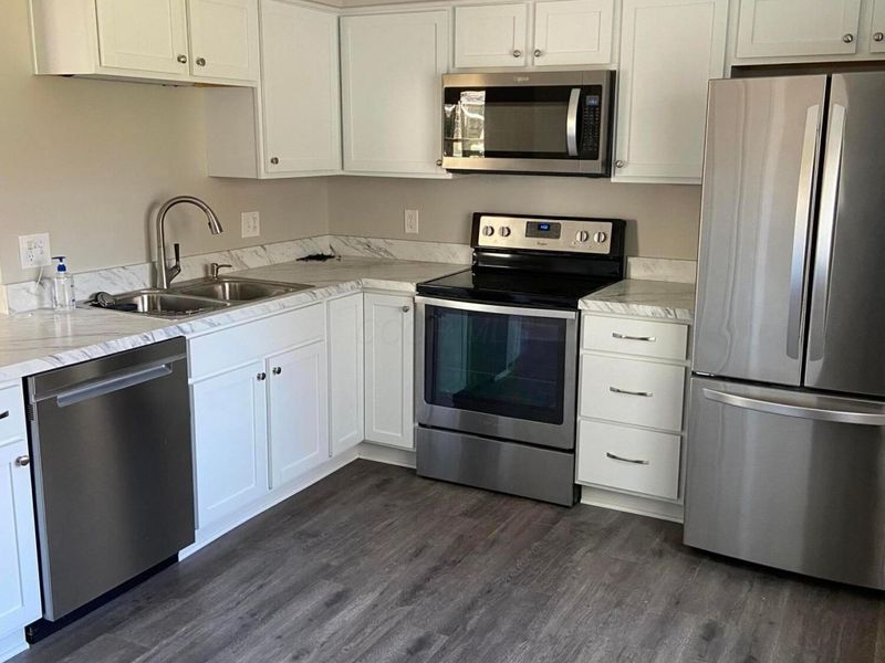 5318 Eisenhower Road, Columbus, OH 43229 Photo 12