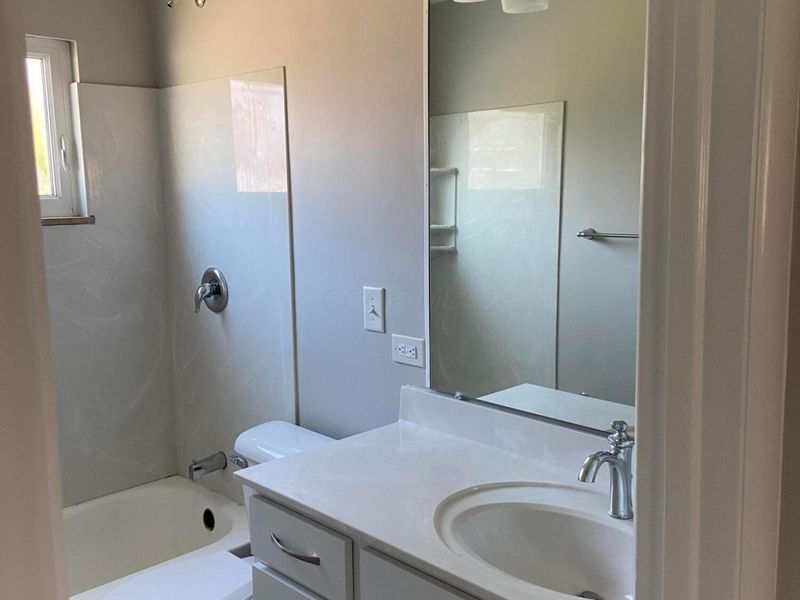 5318 Eisenhower Road, Columbus, OH 43229 Photo 13