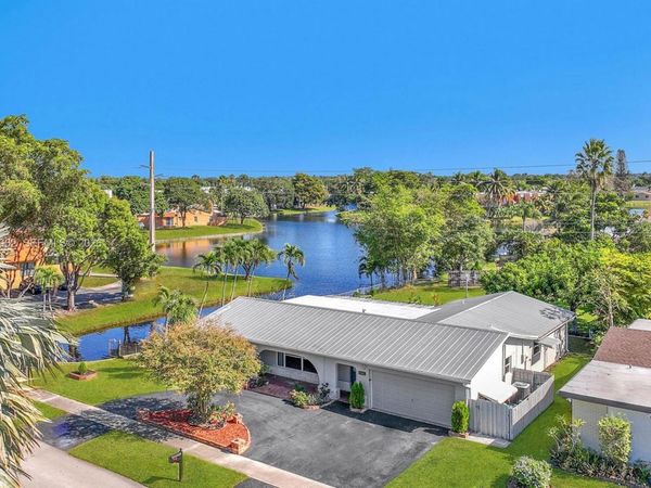 1245 NW 92nd Ave, Pembroke Pines, FL 33024