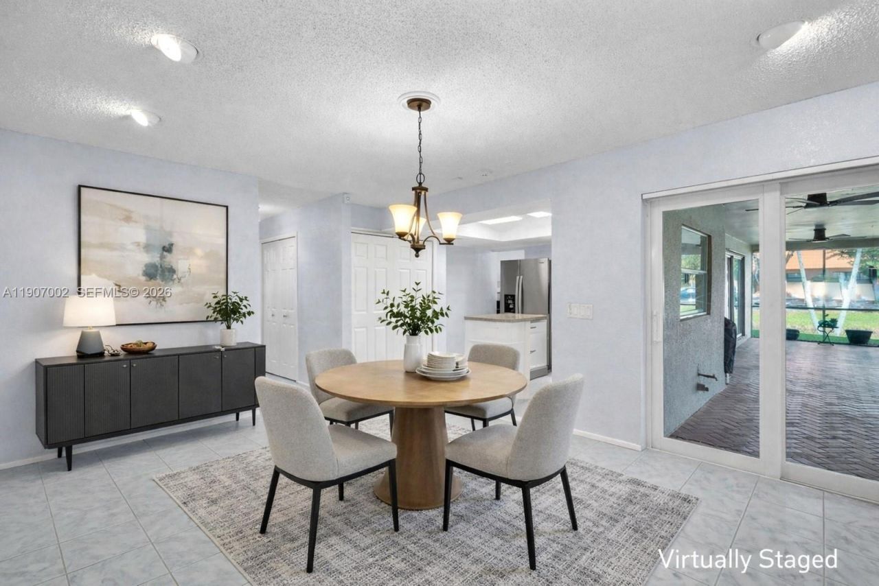 1245 NW 92nd Ave, Pembroke Pines, FL 33024 Photo