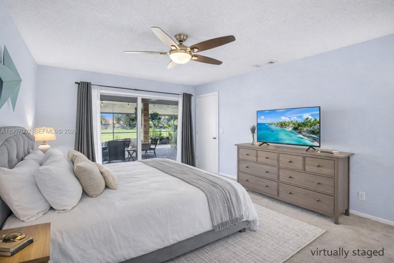 1245 NW 92nd Ave, Pembroke Pines, FL 33024 Photo