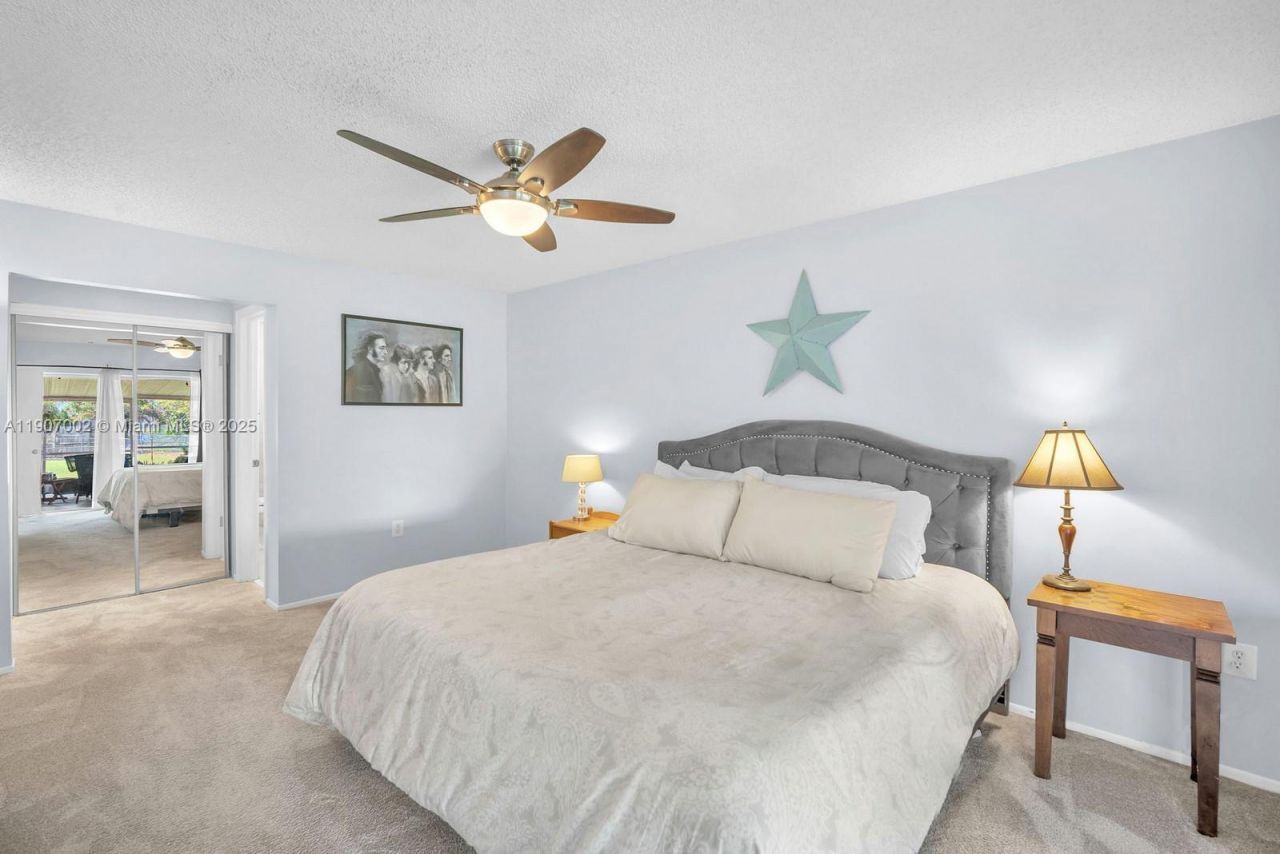 1245 NW 92nd Ave, Pembroke Pines, FL 33024 Photo