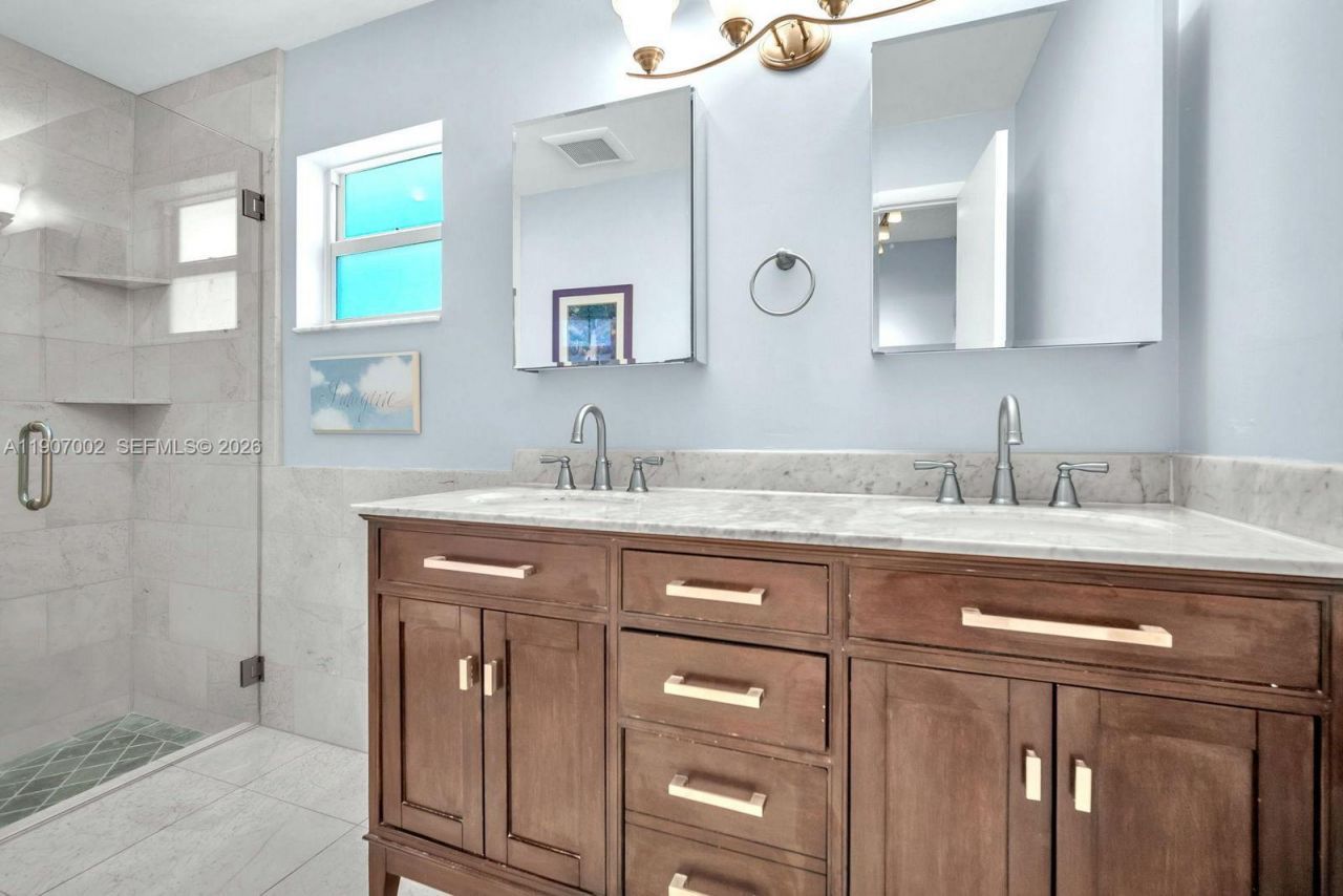 1245 NW 92nd Ave, Pembroke Pines, FL 33024 Photo