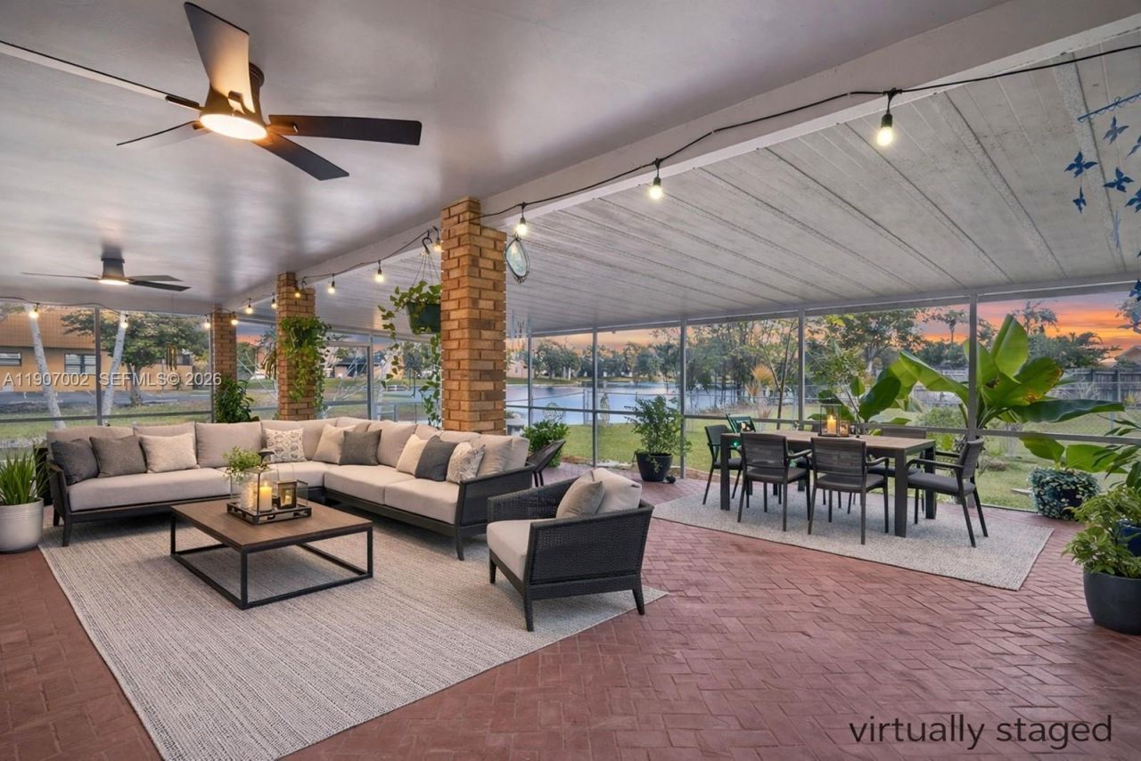 1245 NW 92nd Ave, Pembroke Pines, FL 33024 Photo