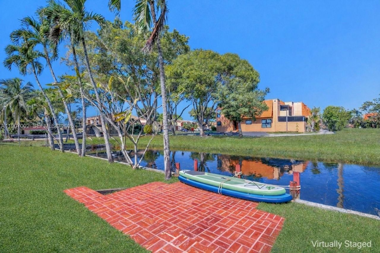 1245 NW 92nd Ave, Pembroke Pines, FL 33024 Photo