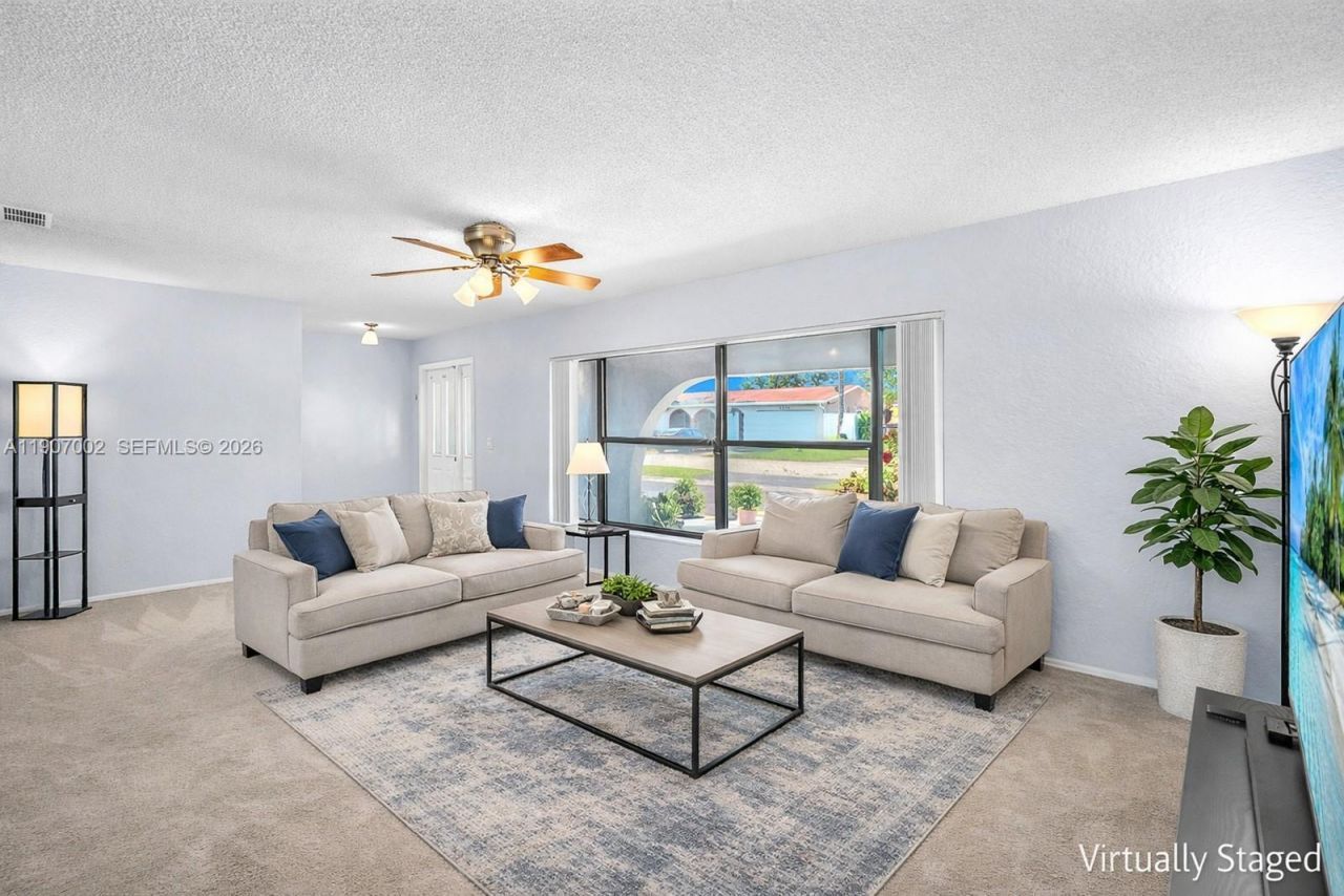 1245 NW 92nd Ave, Pembroke Pines, FL 33024 Photo