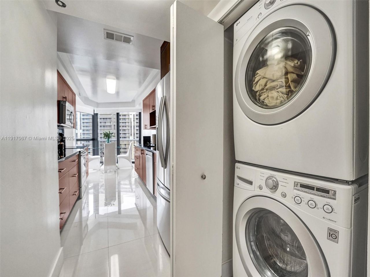 20281 E Country Club Dr, Unit 1114, Aventura, FL 33180 Photo