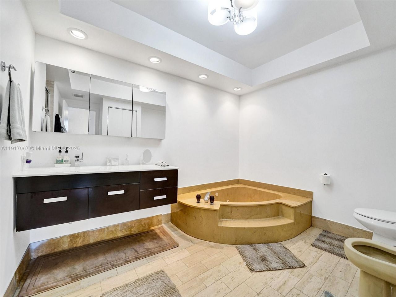 20281 E Country Club Dr, Unit 1114, Aventura, FL 33180 Photo