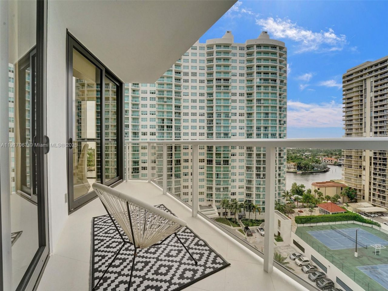 20281 E Country Club Dr, Unit 1114, Aventura, FL 33180 Photo