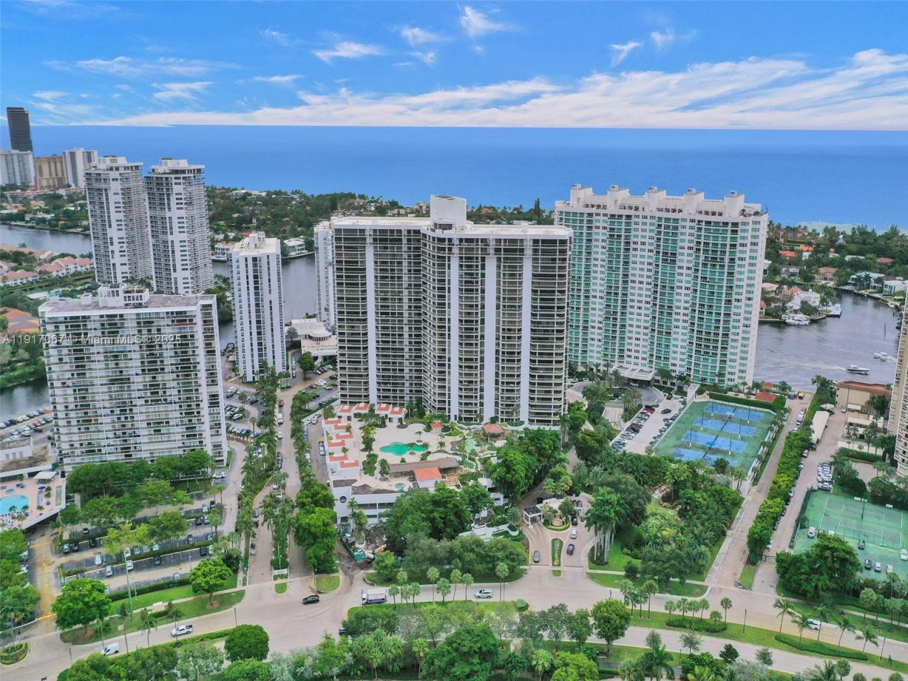 20281 E Country Club Dr, Unit 1114, Aventura, FL 33180 Photo