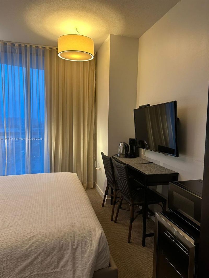 17315 Collins Ave, Unit 2006, Sunny Isles Beach, FL 33160 Photo