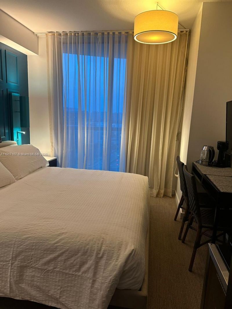 17315 Collins Ave, Unit 2006, Sunny Isles Beach, FL 33160 Photo