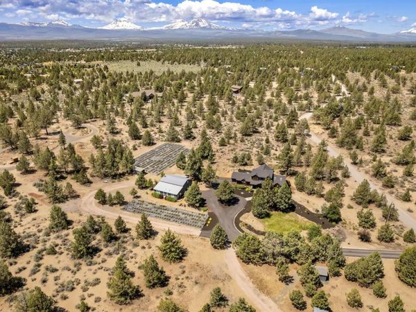 18025 Cascade Estates Drive, Bend, OR 97703