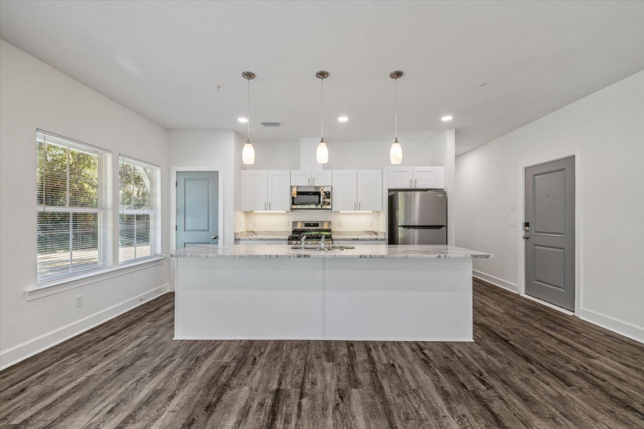 1735 Jacksonbluff Road , Unit 1, Tallahassee, FL 00000 Photo