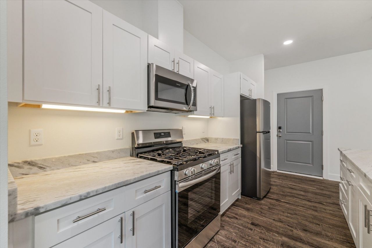 1735 Jacksonbluff Road , Unit 1, Tallahassee, FL 00000 Photo