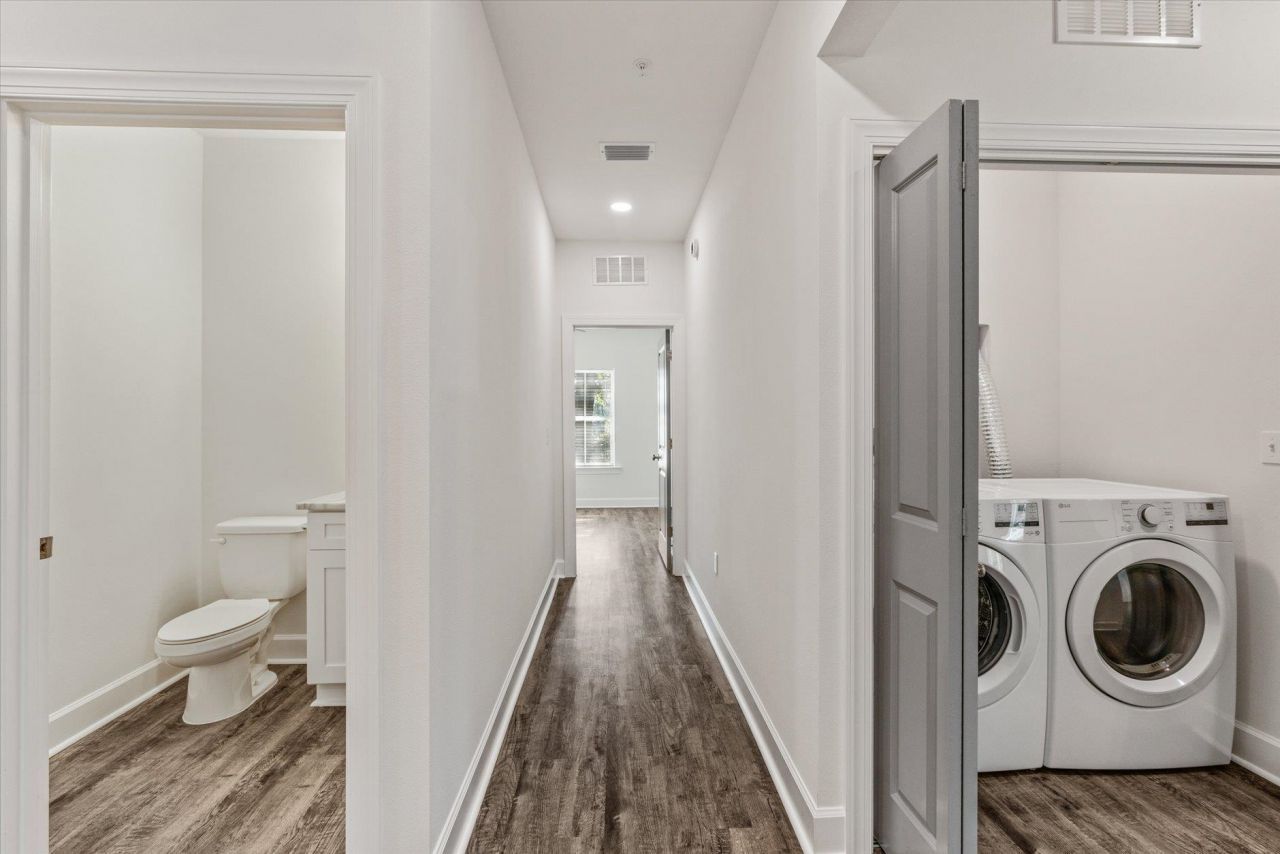 1735 Jacksonbluff Road , Unit 1, Tallahassee, FL 00000 Photo