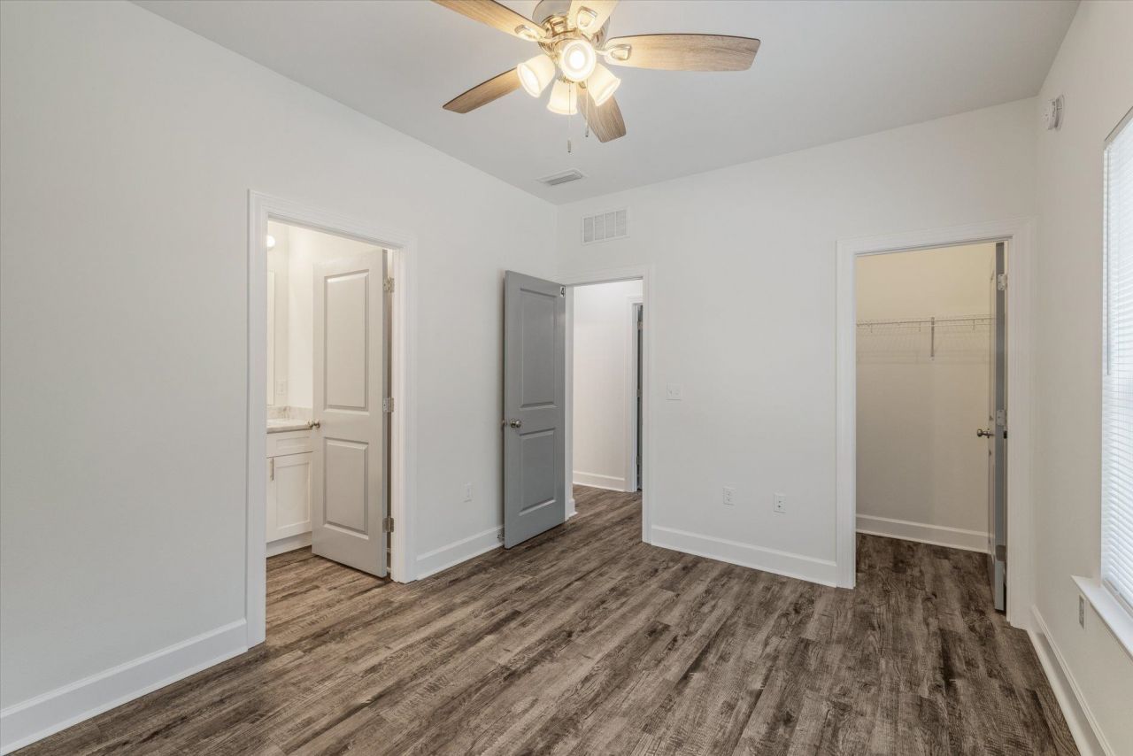 1735 Jacksonbluff Road , Unit 1, Tallahassee, FL 00000 Photo