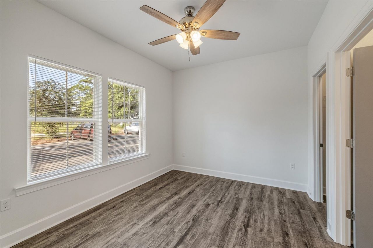 1735 Jacksonbluff Road , Unit 1, Tallahassee, FL 00000 Photo