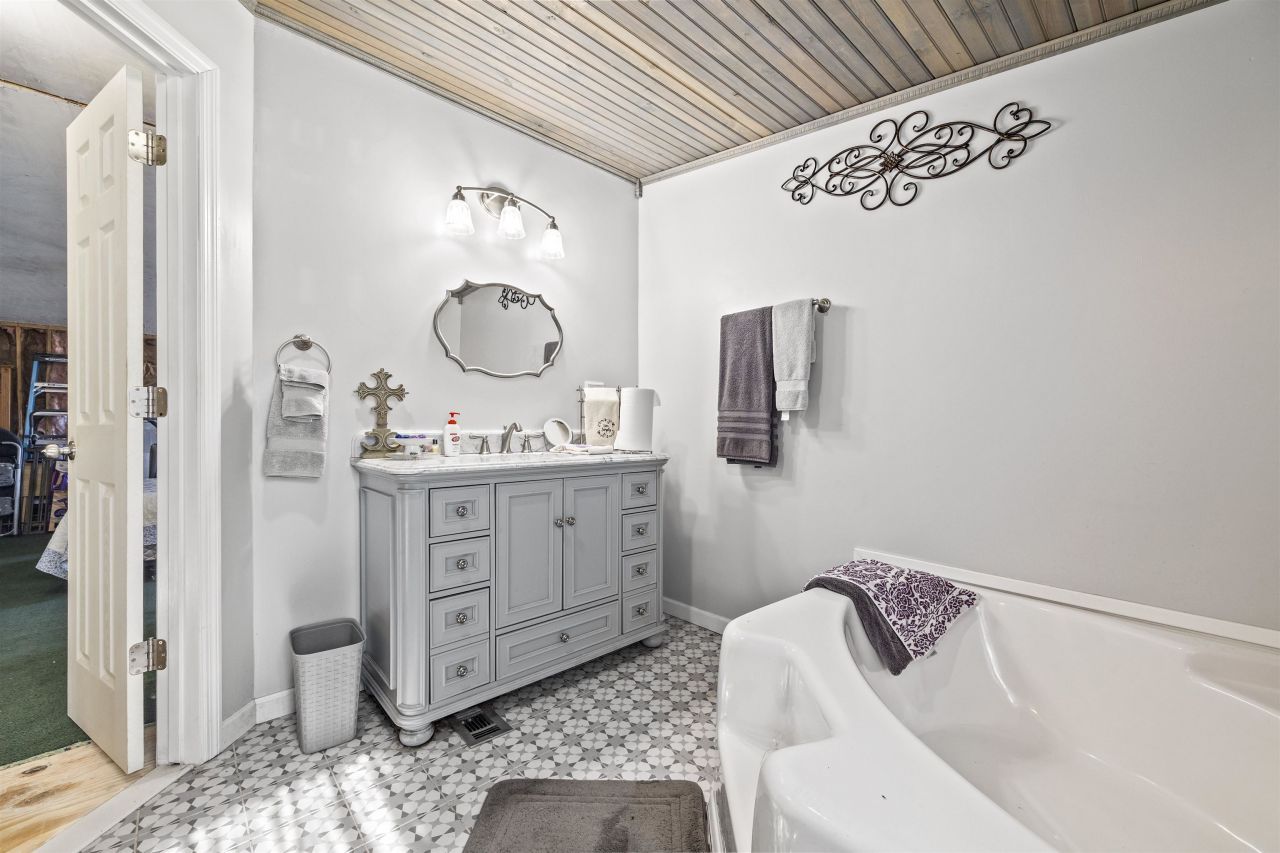 1015 NE Evergreen Avenue, Pinetta, FL 32350 Photo