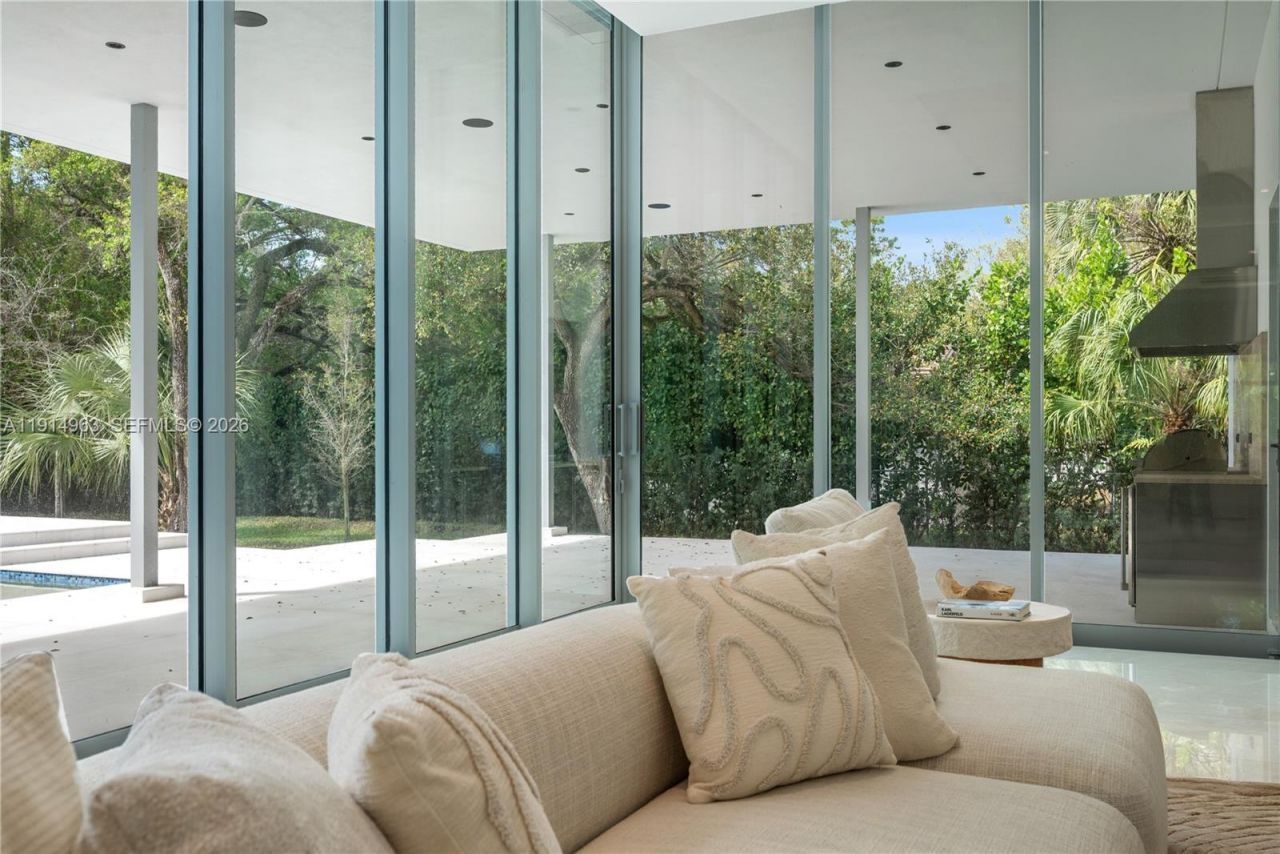 6720 SW 98th St, Pinecrest, FL 33156 Photo