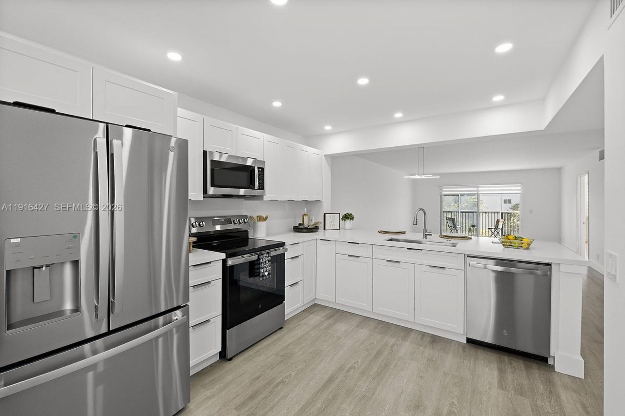 12500 SW 5th Ct, Unit 410M, Pembroke Pines, FL 33027 Photo