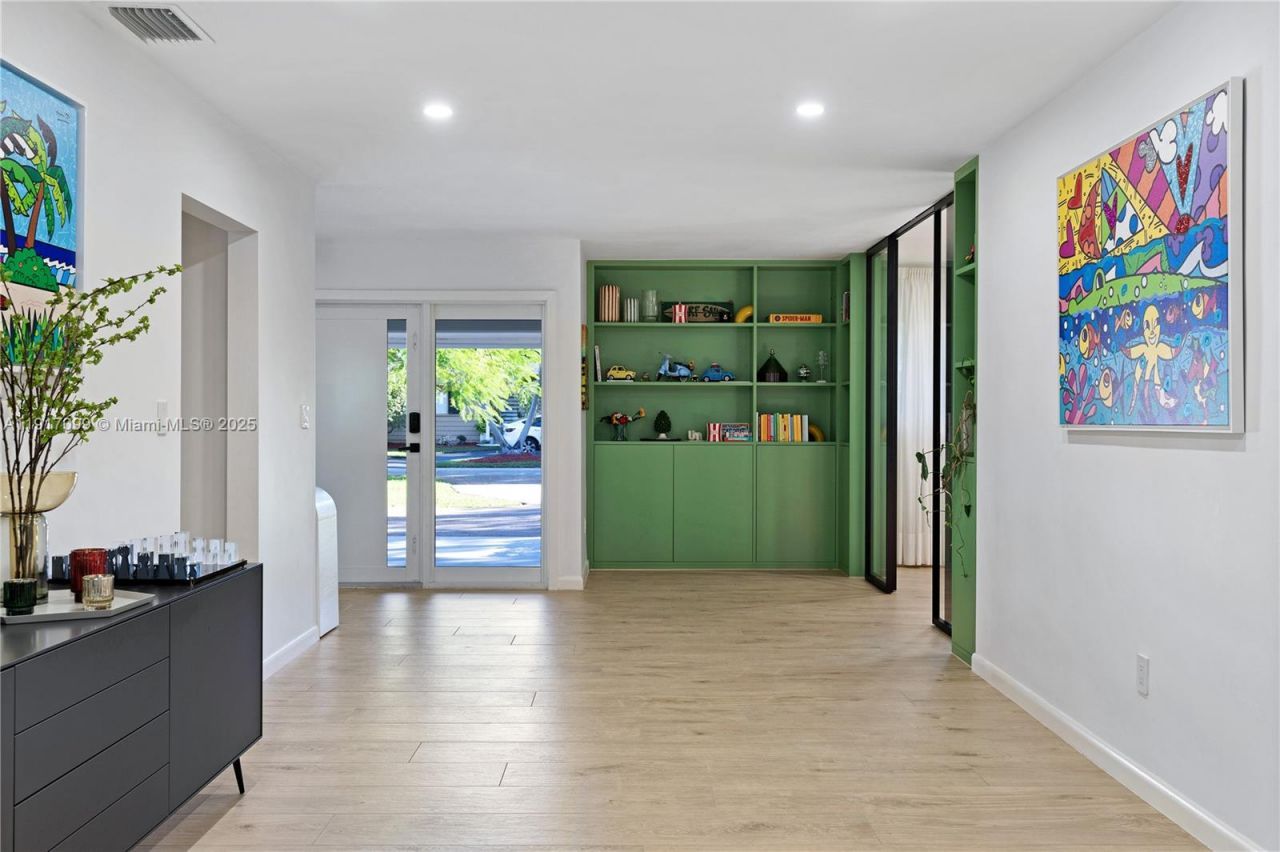 8445 SW 158th St, Palmetto Bay, FL 33157 Photo