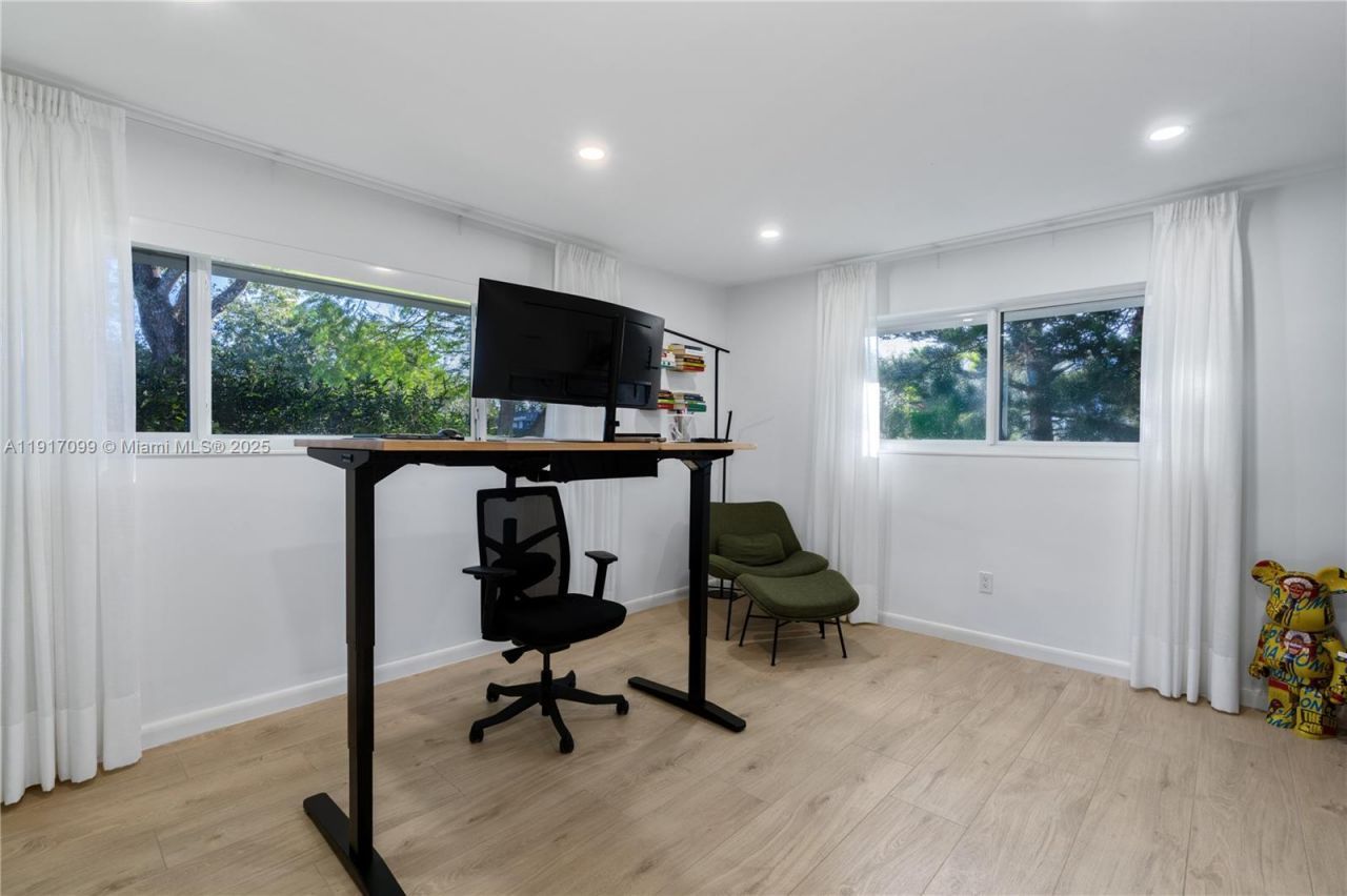 8445 SW 158th St, Palmetto Bay, FL 33157 Photo