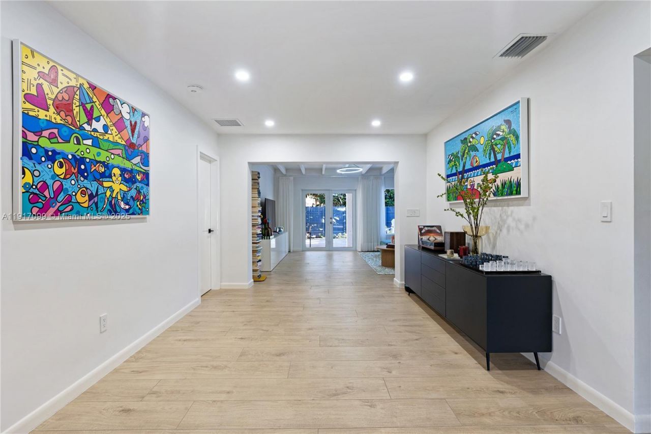 8445 SW 158th St, Palmetto Bay, FL 33157 Photo