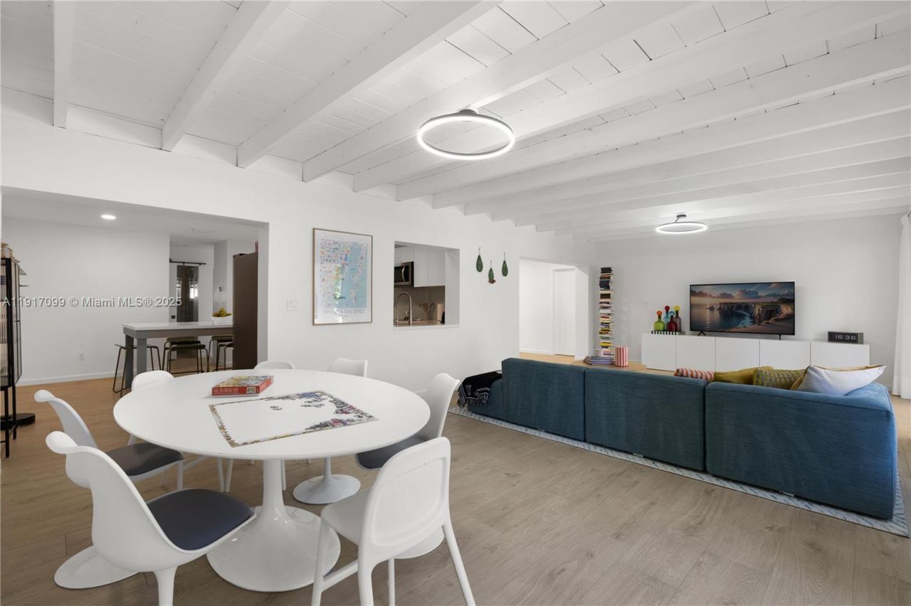 8445 SW 158th St, Palmetto Bay, FL 33157 Photo