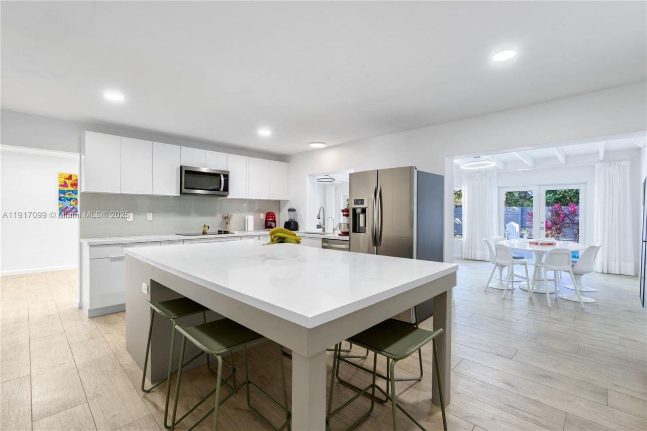 8445 SW 158th St, Palmetto Bay, FL 33157 Photo