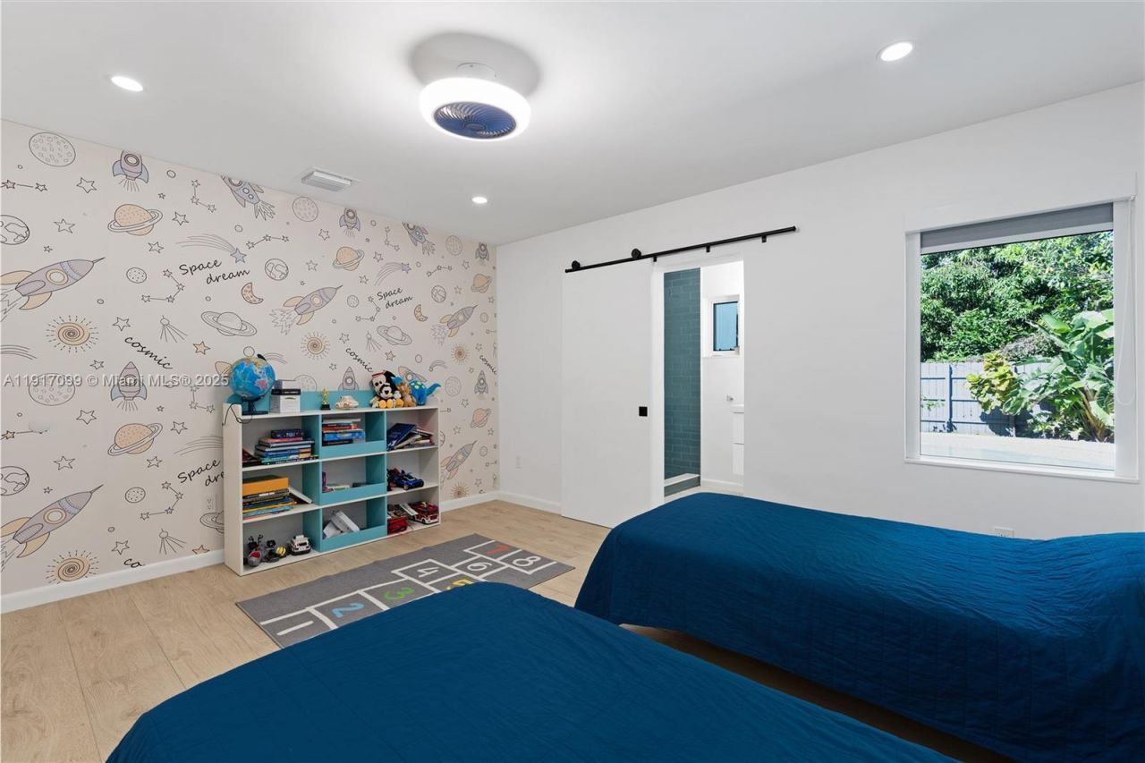 8445 SW 158th St, Palmetto Bay, FL 33157 Photo