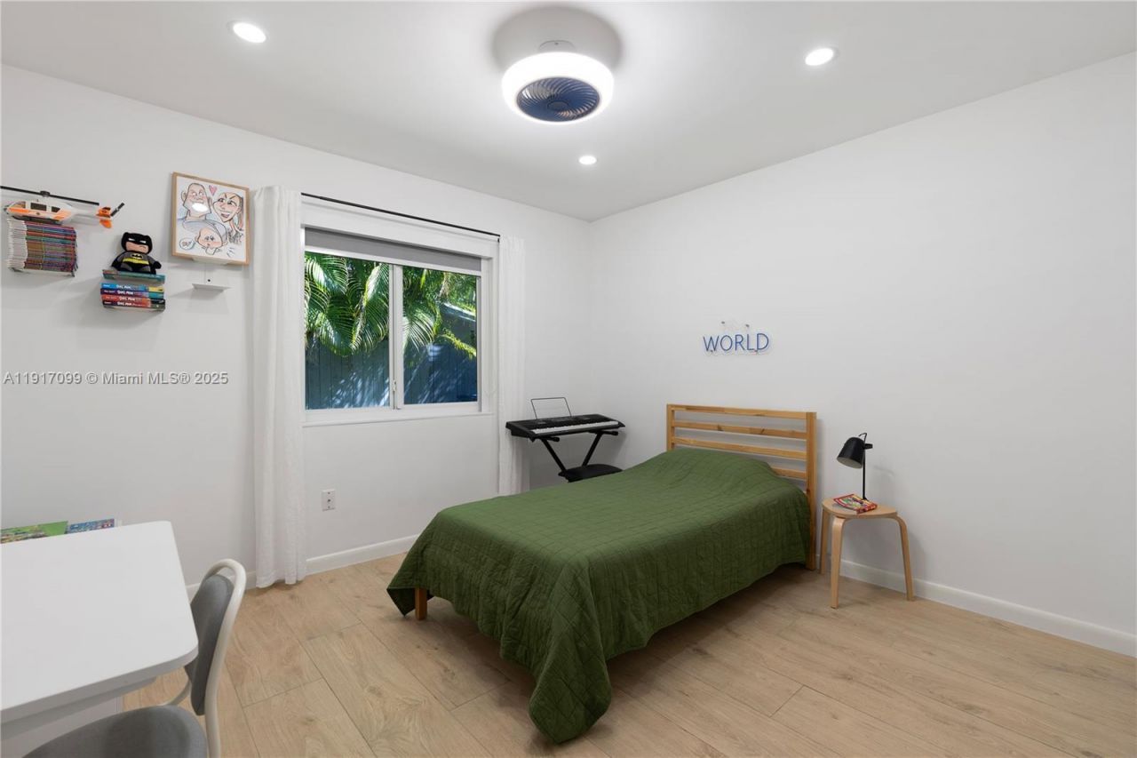 8445 SW 158th St, Palmetto Bay, FL 33157 Photo