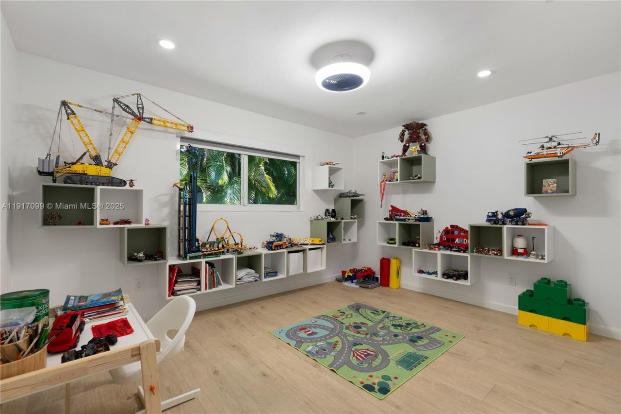 8445 SW 158th St, Palmetto Bay, FL 33157 Photo