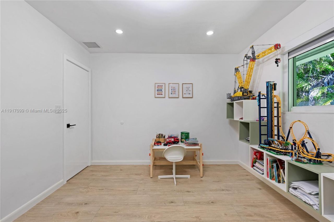 8445 SW 158th St, Palmetto Bay, FL 33157 Photo