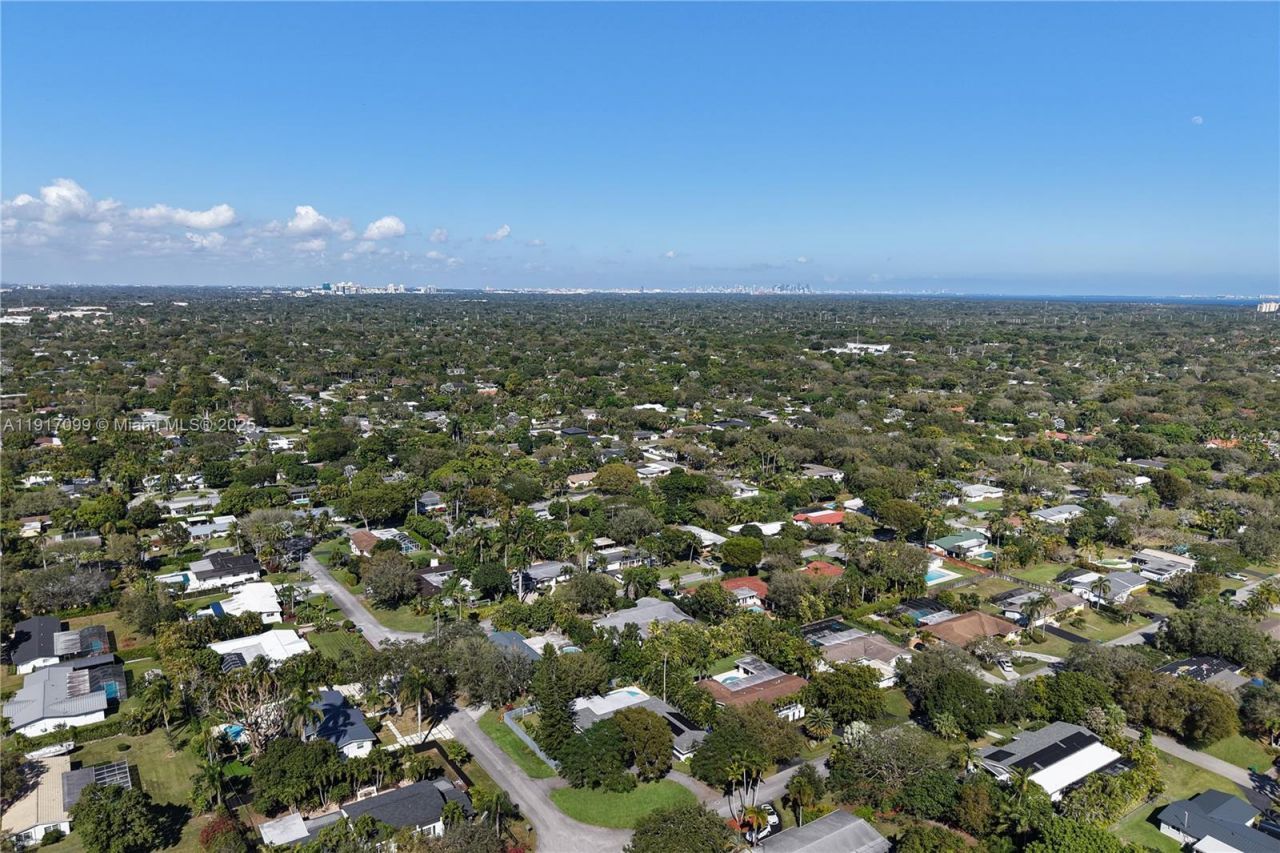 8445 SW 158th St, Palmetto Bay, FL 33157 Photo