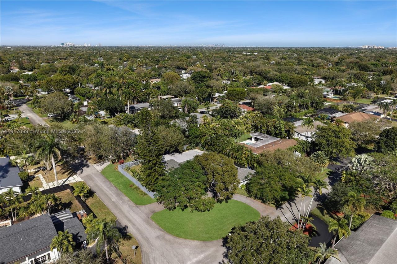 8445 SW 158th St, Palmetto Bay, FL 33157 Photo