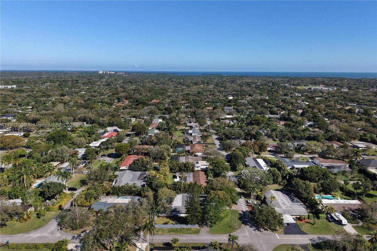 8445 SW 158th St, Palmetto Bay, FL 33157 Photo